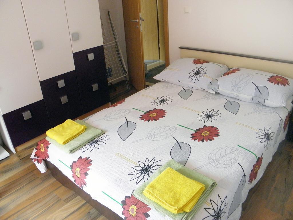Apartments Mani Trogir Room photo